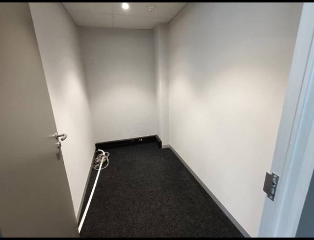 BUSINESS PROPERTY TO RENT IN CRESTA